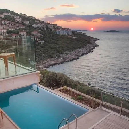 Hotel Mekvin Deniz Feneri Lighthouse