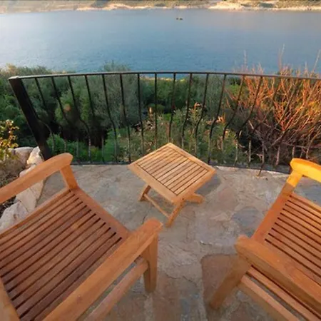 Hotel Mekvin Deniz Feneri Lighthouse